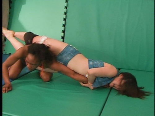 Big thigh asian girl Chihiro about to pin down black girl Bliss