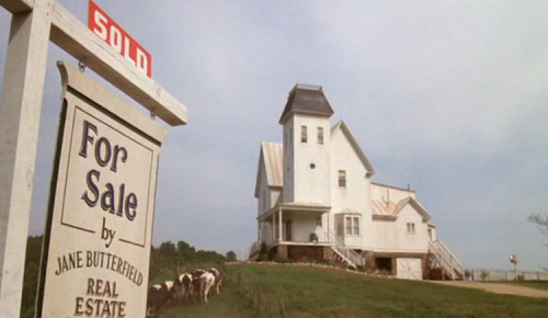 salesonfilm:architectureandfilm:Beetlejuice / Tim Burton / 1988production design by bo welch