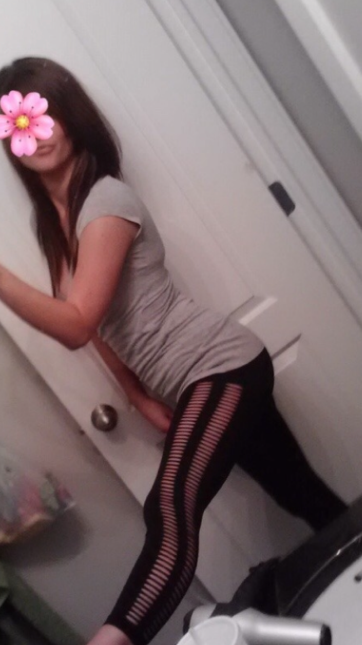 ur-girl-amber:  Going to hit the gym , looking for more naughty Tumblr friends so….