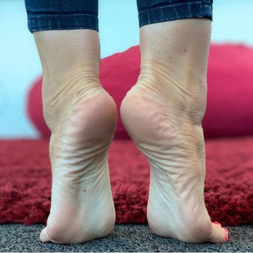 @unfugfeet #pies #pied #pieds #piedini #pés #pezinhos #barefoot #feet #foot #wrinkles #yogafeet #fee