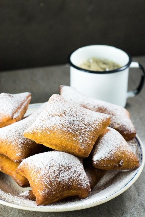 mika-doll: fullcravings: New Orleans Beignets Yum! @me-time-finallly they make my mouth water!