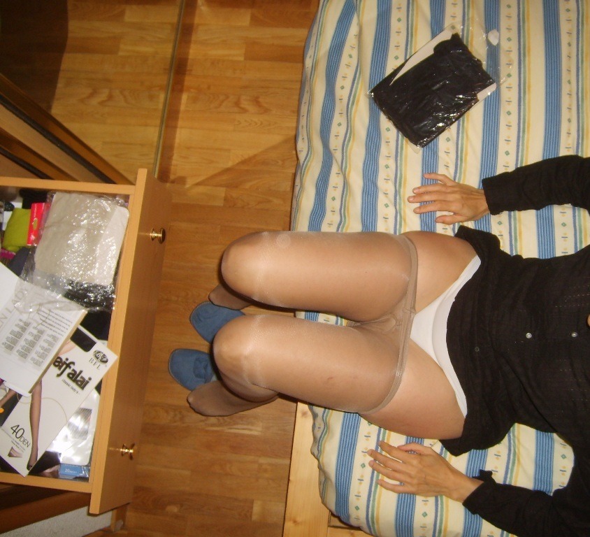 Slave to Women in Nylon...I Serve at your Feet!!!!