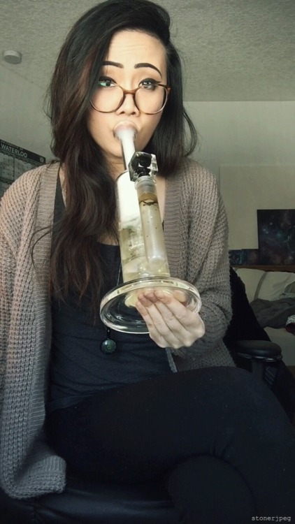 stonerjpeg:  It’s time to get stoned  porn pictures