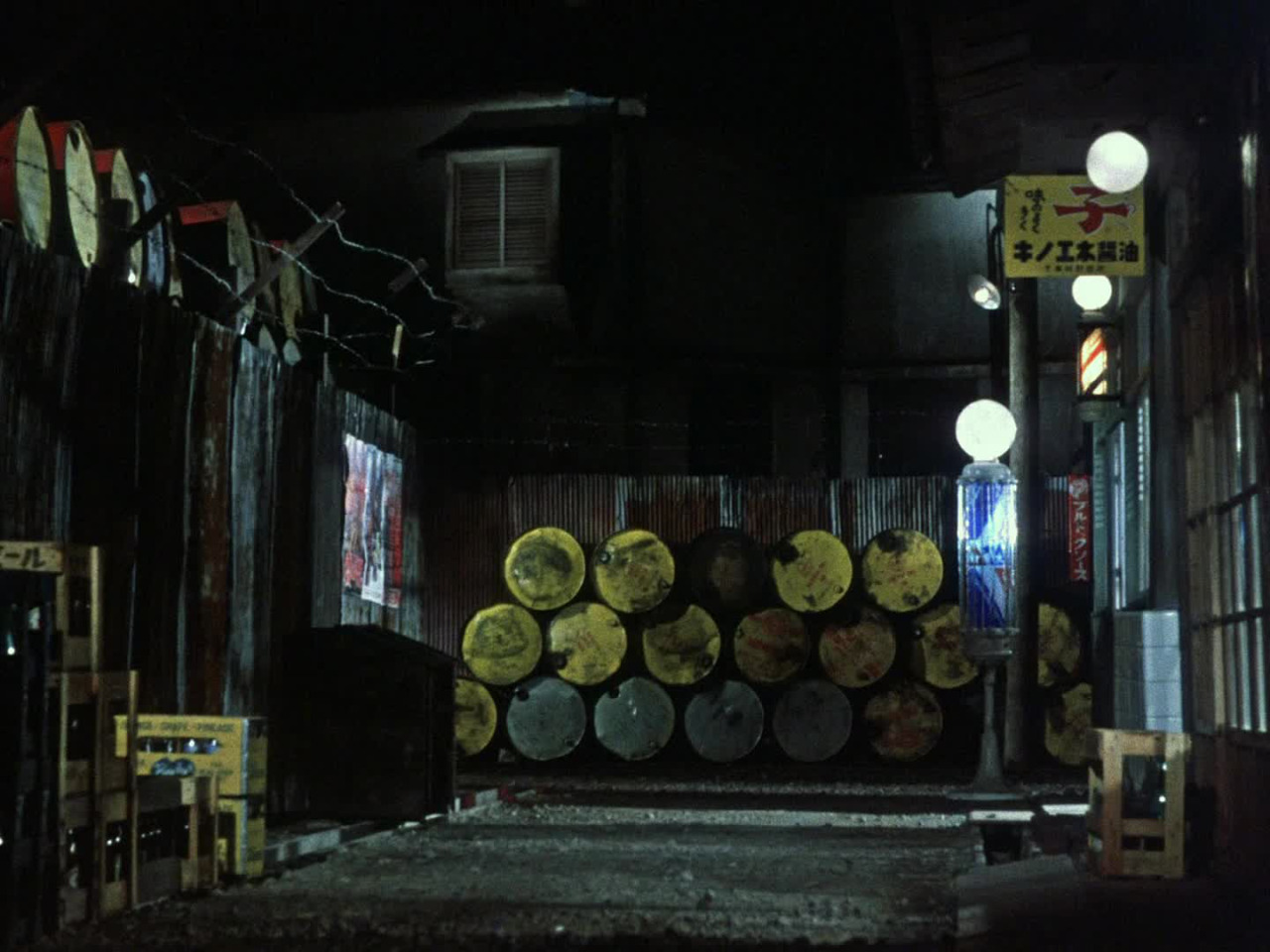 ozu-teapot:  An Autumn Afternoon | Yasujirô Ozu | 1962Pillow shots