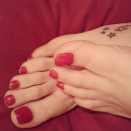 ifeetfetish:  Beautiful feet from @raniachoucair  #feet #foot #feetish #footish #feetlove #feetfetish #footfetish #toes #beautifulfeet #cutefeet #instafeet #instafoot #prettyfeet #prettytoes #teenfeet #footmodel #softfeet #sexyfeet #sweetfeet #hotfeet