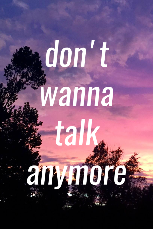 dreamygender:  “i go home and i lock my door, i can hear the sirens” Solitaire // Marina and the Diamonds 