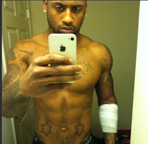 iamdahrealrenzo:  shit-gets-real-when:  TEAM REEMO  Twitter: @ObeyyMe_Renzooo Instagram: iAmDahRealRenzo Kik: iAmMe_Renzo 