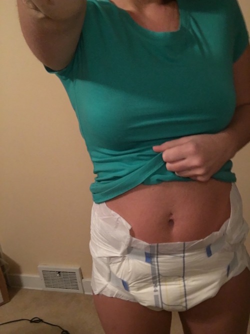 diaperedmilf:  They almost didn’t fit! porn pictures