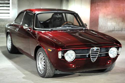 Alfa Romeo GT 1300 Junior. (via This Alfa Romeo GT 1300 Junior is for Life | Petrolicious)