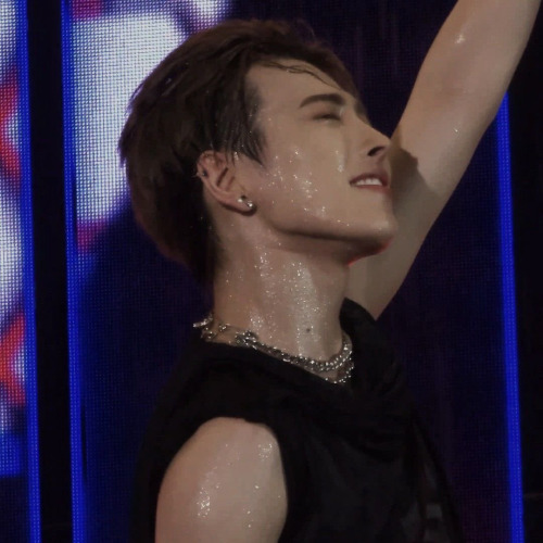 Cw. Nsfw, Afab!reader, Kinda Mean Dom Joong, Pussy Drunk Joong, Joong Is Kinda Pervy In This, Voyeurism,