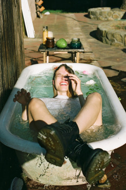 wastedchildhoods:  more here ♡