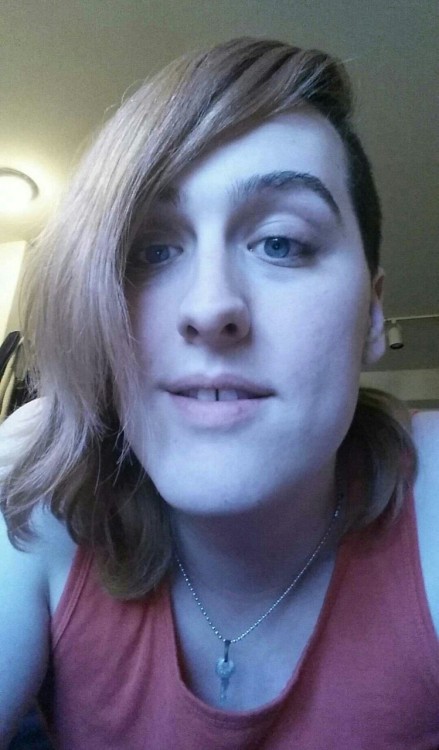 thetransbutch:  I wish my hair stayed like this for longer than 5 minutes  Reblgs are nice!  (Blog is 18+ only)