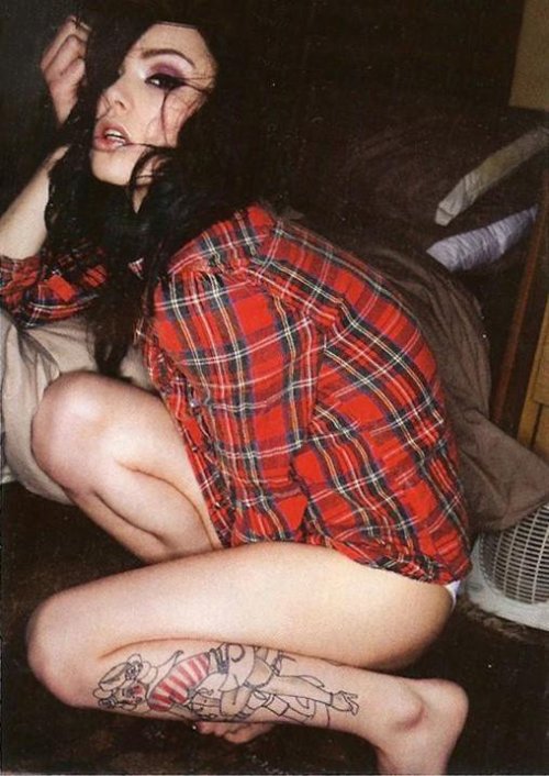 panda-face-mew:  Vikki Blows 