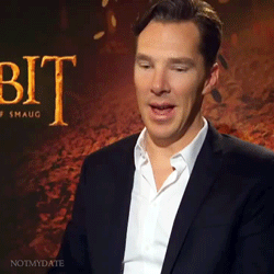 notmydate:  The cast of The Desolation of Smaug pronounce “Smaug”. [X]  