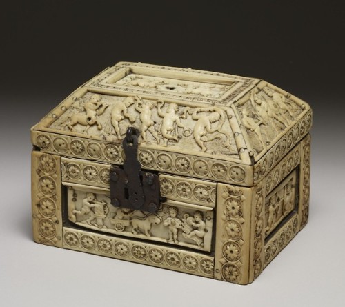 theancientwayoflife:~ Casket with Images of Cupids.Culture: ByzantineDate: A.D. 10th centuryPeriod: 