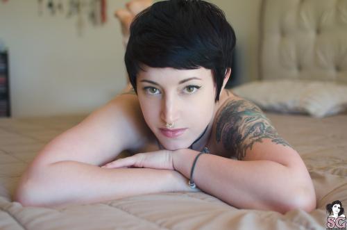 past-her-eyes:  Amaryllis Hopeful amaryllis.suicidegirls.com adult photos