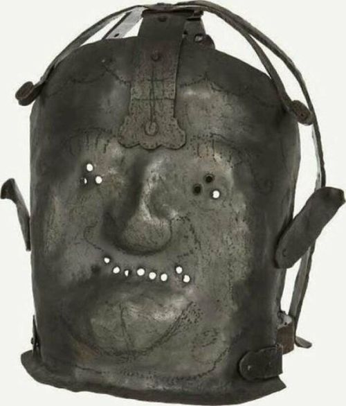 through-a-historic-lens:17th Century Metal Mask That Was Used To Restrain Individuals Who Were Consi