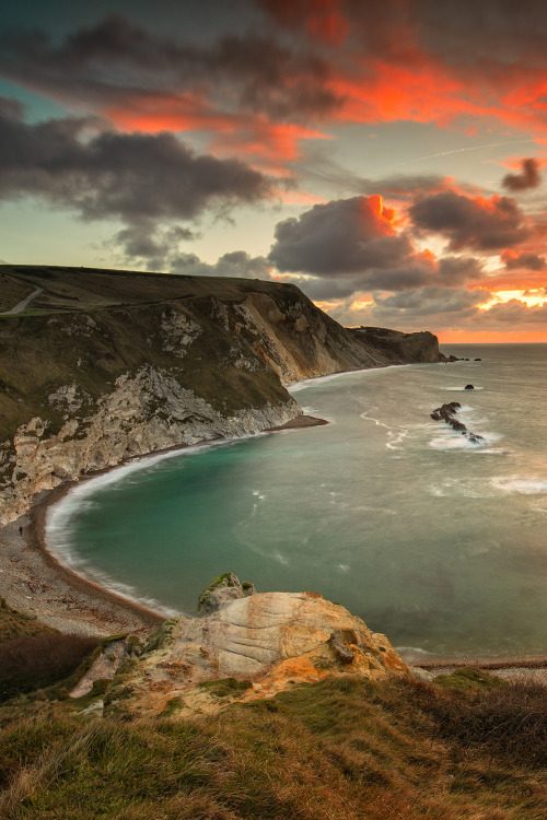 lsleofskye:  Red Skies Over Man O’War 