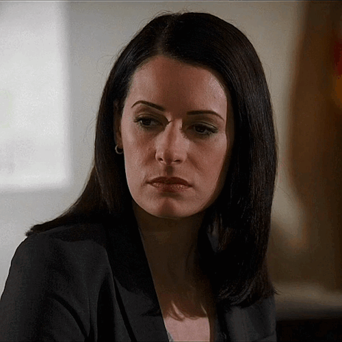 EMILY PRENTISS In CRIMINAL MINDS 2x16 | Fear And Loathing