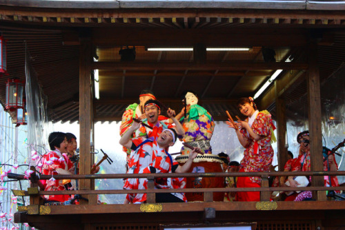 2017年2月25日（土）26日（日）に、石川県岐阜県と接する山沿いにある勝山市で開催された「勝山左義長（かっちゃま さぎっちょ）まつり」を見学に妻と娘と3人でお出かけ。春を呼ぶ祭りとも呼ばれ、奇祭と