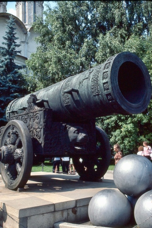 Peter’s Cannon, Kremlin, Moscow, 1976. (Петровская пушка, Кремль, Москва, 1976., Москва, 1976. Petro