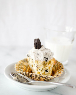 confectionerybliss:  Cookies &amp; Cream CupcakesSource: Treats SF