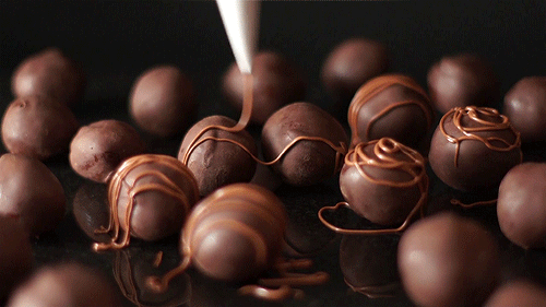 THE SIGNS AS DESSERT GIFS