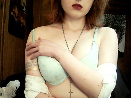 wearmedowntobones:  new bra