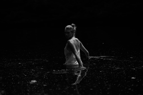 sunshinerobinson:  oil Photo by  Gianna leo Falcon