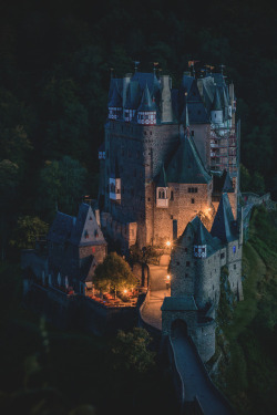 lsleofskye:Eltz castle | Stefan Franziskus