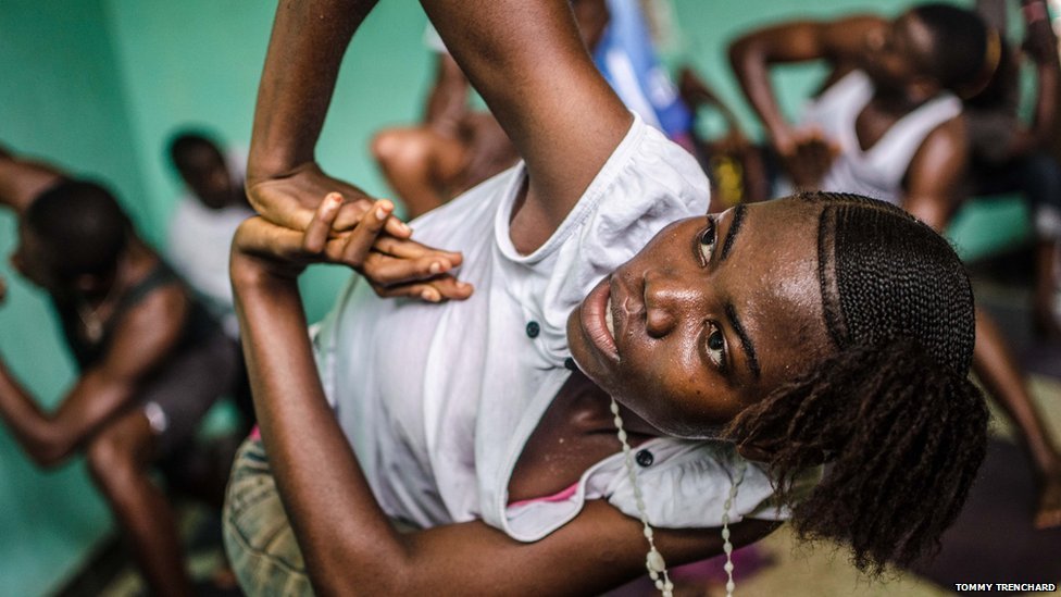 bbcnewsus:  In Pictures: Yoga in Sierra Leone While Sierra Leone has long been at