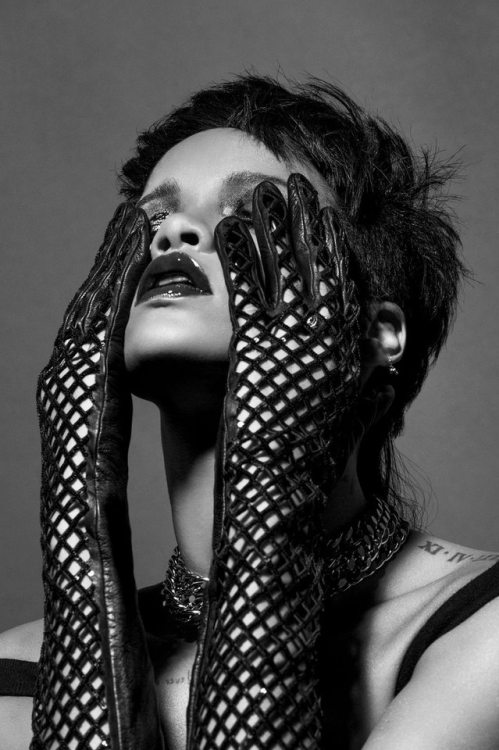 xsalamandrax:Rihanna by Inez Van Lemsweerde & Vinoodh Matadin for ‘032c’ Magazine Winter 2013-14 ‘032c’ Magazine