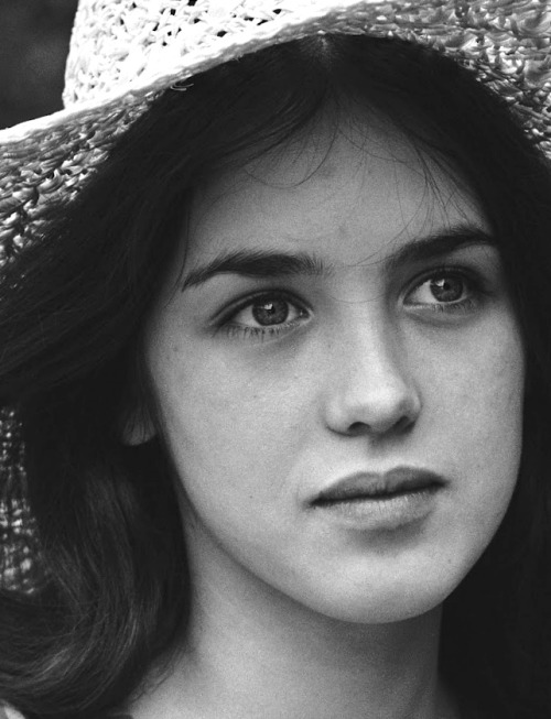 thesongsbirdskeepsinging:Isabelle Adjani photographed by Jean-Claude Deutsch, 1973.