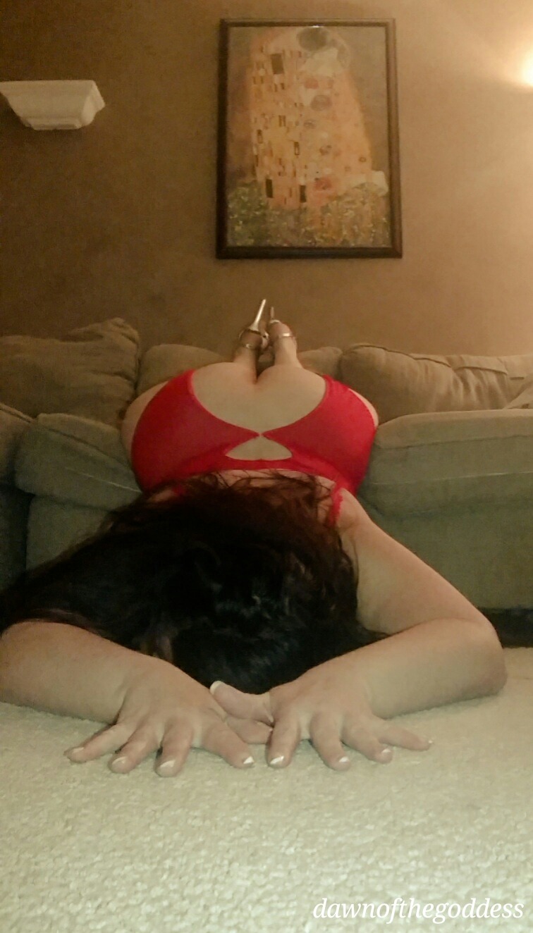 dawnofthegoddess:  Setting my phone timer and trying to get into position before