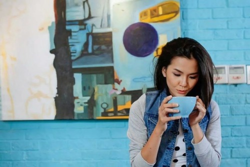 Vietnamese women are adorable and they love hot drinks!https://dateasia.tumblr.com/