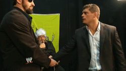 I am pretty sure this isn’t the first time Wade has handcuffed Cody ;)