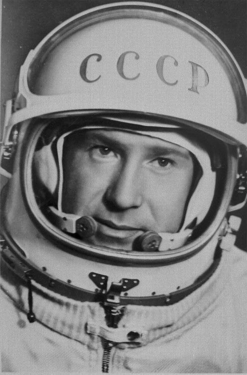 enrique262:Cosmonaut Alexey Arkhipovich Leonov (Алексе́й Архи́пович Лео́нов), the first human being 