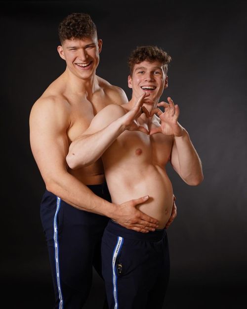 andrewmpreg: just-gorge-ous: Bulking buddies… @marcclange & @kaygedan