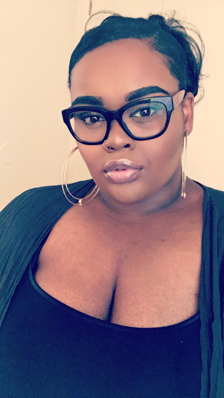 fatandbougie:  kairo-koutureee:  fatandbougie:  being a fat ass snack on this lovely