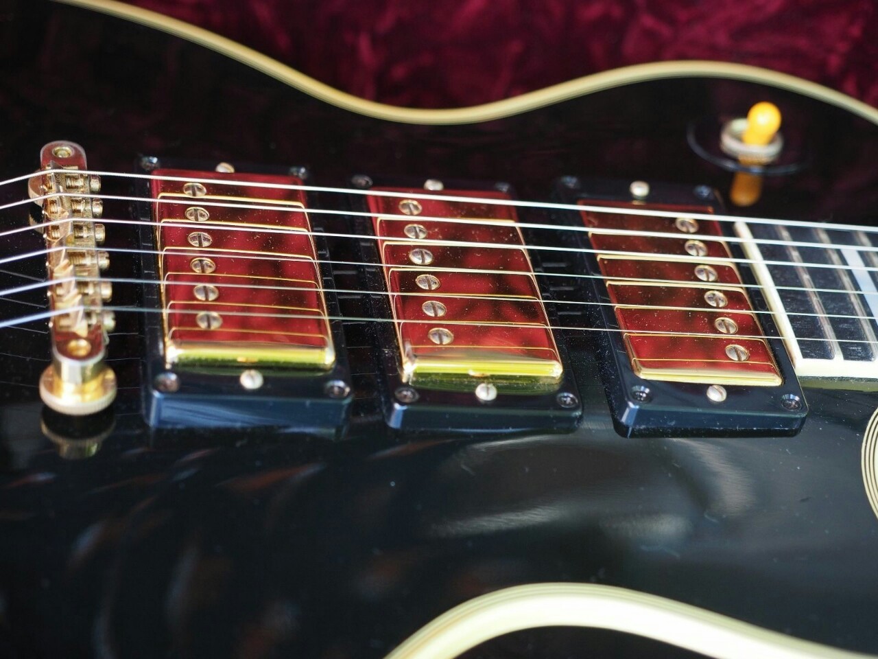 guitarlust:  Maple Neck Les Paul Custom Reissue. 