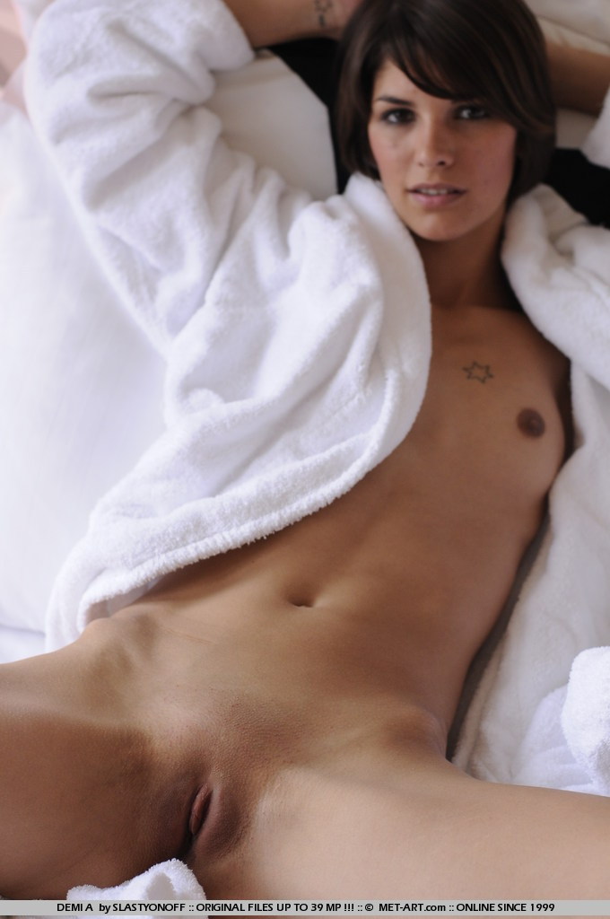 addicted-conflicted:Demi | Set 1 of 2