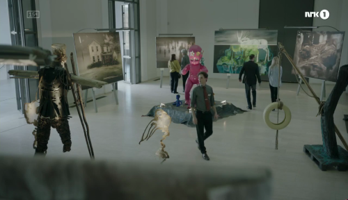 An art gallery, in Bron/Broen, Episode 6, S03E06, 2015 (feat. Sofia Helin, Thure Lindhardt, Dag Malm