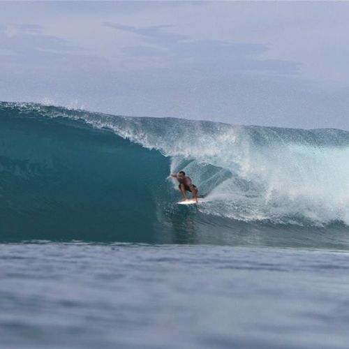 Surf guidius showing how it is done #surf #livebyexample #mentawai