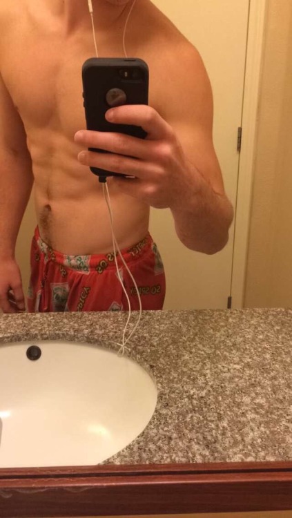 exposedsnapboys:  Colton. This is another guy I got on my own. He’s pretty old but I figured that you guys should see some of my previous guys haha.   Videos of him will be posted to my Twitter soon.