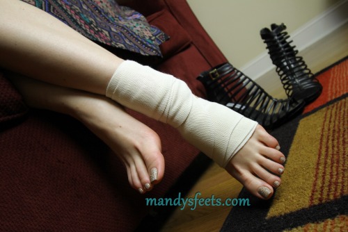 A few more samples of my new set! Bandaging my feet after a dinner out in tall heels&hellip;.man
