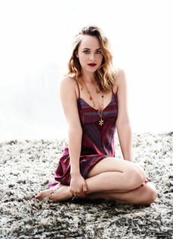 sexyandfamous:Dakota Johnson