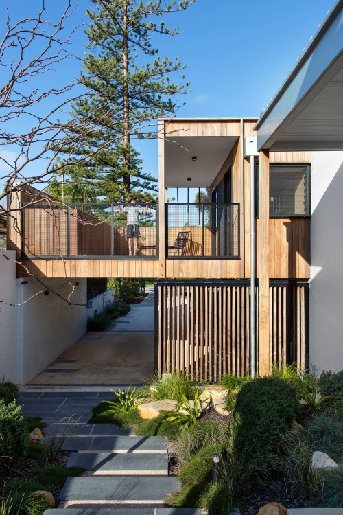 Marmion Street House by Philip Stejskal Architecture