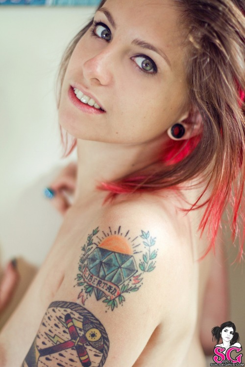 Porn sglovexxx:  Skinbyrd Suicide photos