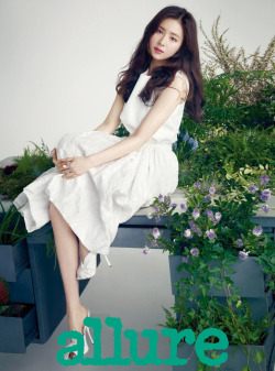 korean-dreams-girls:  Shin Se Kyung - Allure Magazine Pic