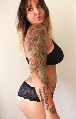 fuckyeahgirlswithtattoos:  Japanese waves